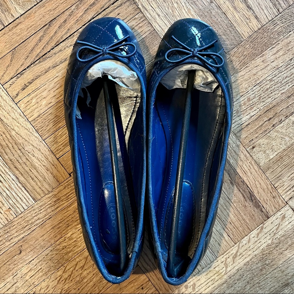 Scoop NYC patent leather quilted navy ballet flats
